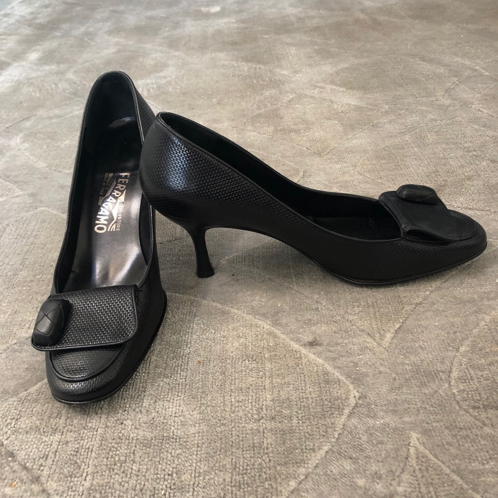 Vintage Ferragamo black leather heels